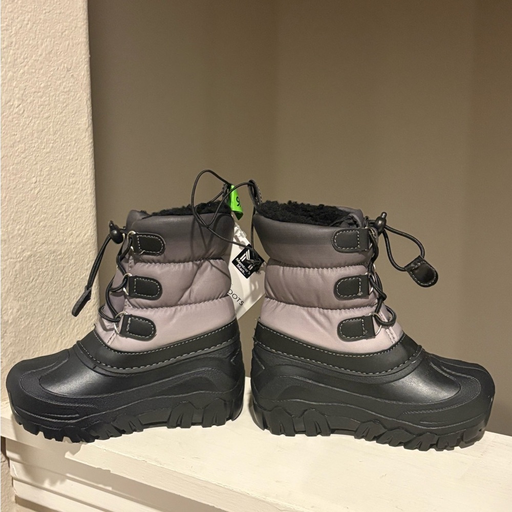 Member's Mark Youth Kids Snow Winter Rain Boots, Size 9/10, Black Silver NWT
